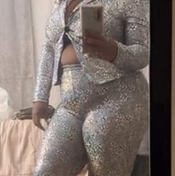 2piece set - Picture 2 of 2